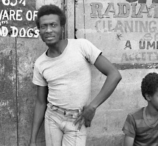Jimmy Cliff, nome artístico de James Chambers, foi um dos maiores ícones da música jamaicana e uma das figuras mais importantes para a projeção internacional do reggae e do ska.