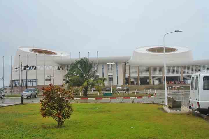 Uma medida aprovada pelo governo de um país pouco conhecido da África tem atraído cada vez mais pessoas em busca de cidadania.