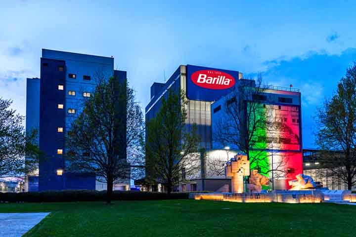 A empresa aceitou a ideia e criou um protótipo usando impressão 3D. Embora o formato não esteja disponível comercialmente ainda, a história destaca a importância da inovação e da escuta ativa de todas as gerações