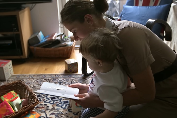 No último ano do curso, as alunas fazem residência com famílias, e a maioria acaba ganhando a oportunidade de ser efetivada no mesmo local.