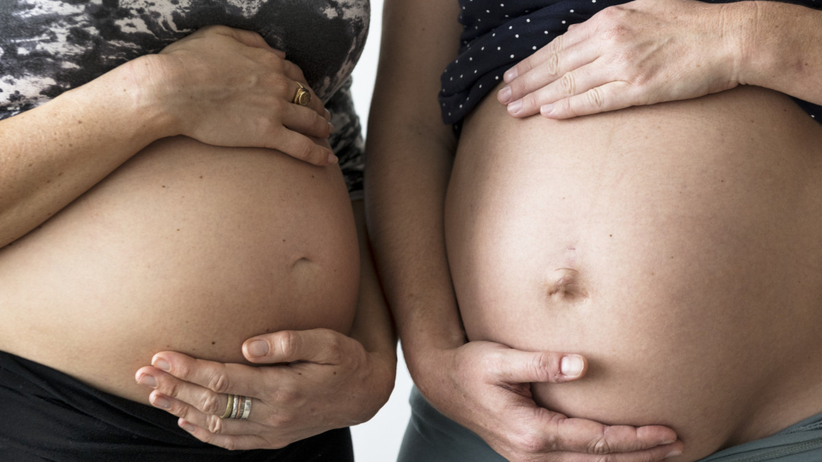 No contexto da maternidade, podem aparecer como pensamentos do tipo 