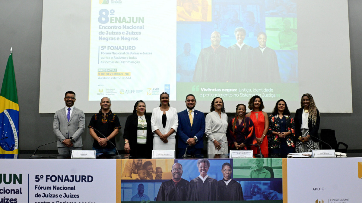 Desempenho do TJCE no Mutirão Racial 2025 foi destaque em fórum nacional na terça-feira, 9. Na imagem, o 8º Encontro Nacional de Juízas e Juízes Negras e Negros.