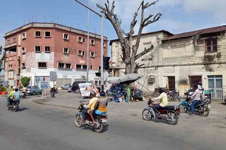 O país, antes conhecido como Reino do Daomé, obteve sua independência da França em 1960.