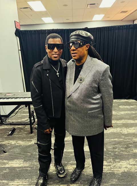 “Sempre me perguntei como cheguei até aqui, trabalhando com artistas que jamais imaginei. Esta produção me faz olhar novamente para cada capítulo da minha vida e entender de onde vieram as músicas, e também o como e o porquê de cada uma”, declarou ele em um comunicado. 
