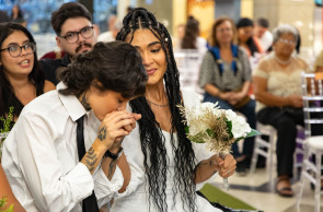 O Ceará registrou 570 casamentos entre pessoas do mesmo sexo durante o ano de 2024. Os dados são do IBGE