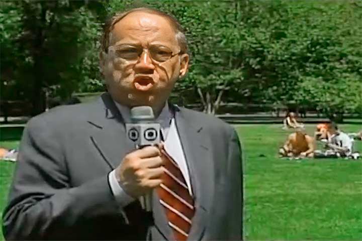 Na televisão, criou uma persona marcada por histrionismo, voz grave e um estilo que misturava erudição e deboche, tornando-se figura amplamente imitada. Em 1981, ingressou como comentarista nas Organizações Globo. Participou do “Jornal da Globo” e fez entradas no “Jornal Nacional” .

