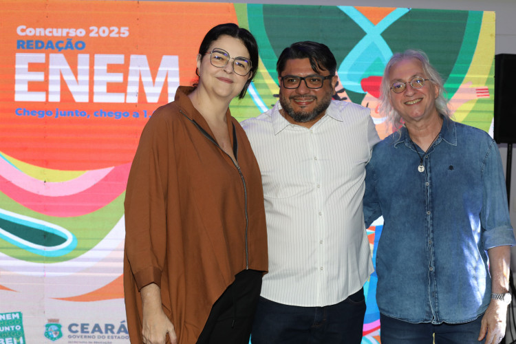 Da esquerda para a direita: a presidente da Fundação Demócrito Rocha, Luciana Dummar, o secretário executivo de Equidade, direitos humanos, educação complementar e protagonismo estudantil da Seduc, Helder Nogueira, e o coordenador geral do Enem Mix na FDR, Raymundo Netto