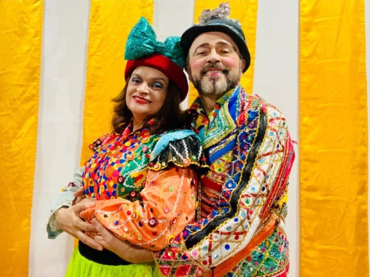 Carri Costa e Solange Teixeira estrelam comédia crítica sobre artistas seduzidos pelas redes sociais