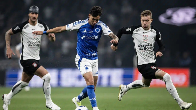 Lance de Corinthians e Cruzeiro, pelo Brasileirão 2025 