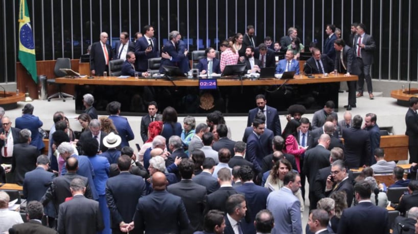 11 deputados cearenses votaram contra o PL da Dosimetria 