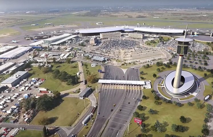 A decolagem ocorreu às 2 da manhã, no Aeroporto de Pudong, e o pouso no Aeroporto Internacional de Ezeiza aconteceu às 16h45, dez minutos antes do horário estimado.