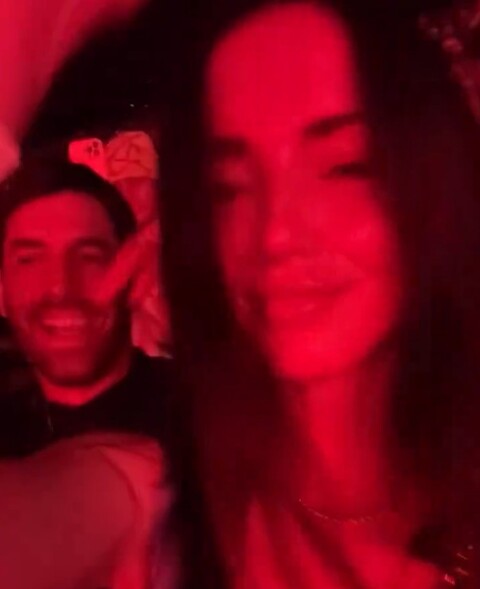 Especialmente depois das notícias envolvendo Tom Cruise. Além disso, ela publicou vídeo curtindo um show da cantora Dua Lipa ao lado do brasileiro.