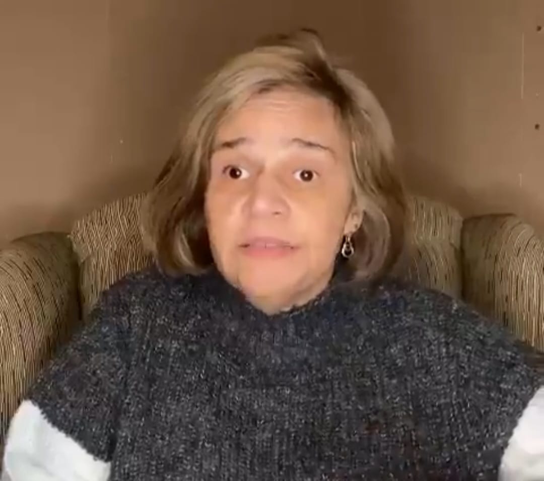 No teatro, participou de montagens como “A Menina e o Vento”, “Sobe o Pano”, “Muito Viva”, “Esse Alguém Maravilhoso que Eu Amei” e “Cláudia Rodrigues e Convidados”, entre outras.
