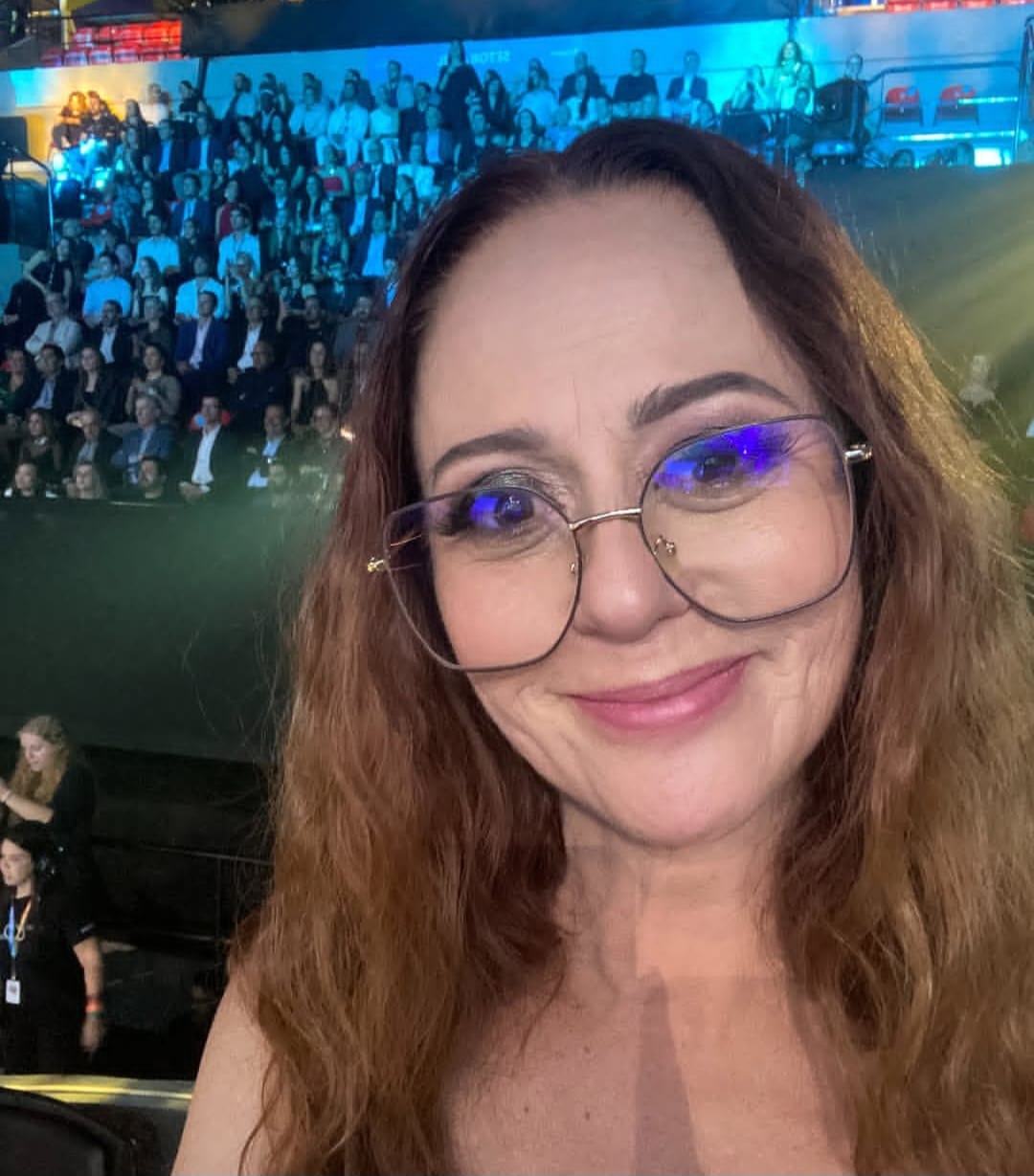 No teatro, integrou montagens como O Vampiro e a Polaquinha, Mais Perto e Rita Formiga, além de atuar como diretora em espetáculos como Medea en Promenade. Desenvolveu trabalhos como roteirista e diretora em projetos cênicos e audiovisuais.
