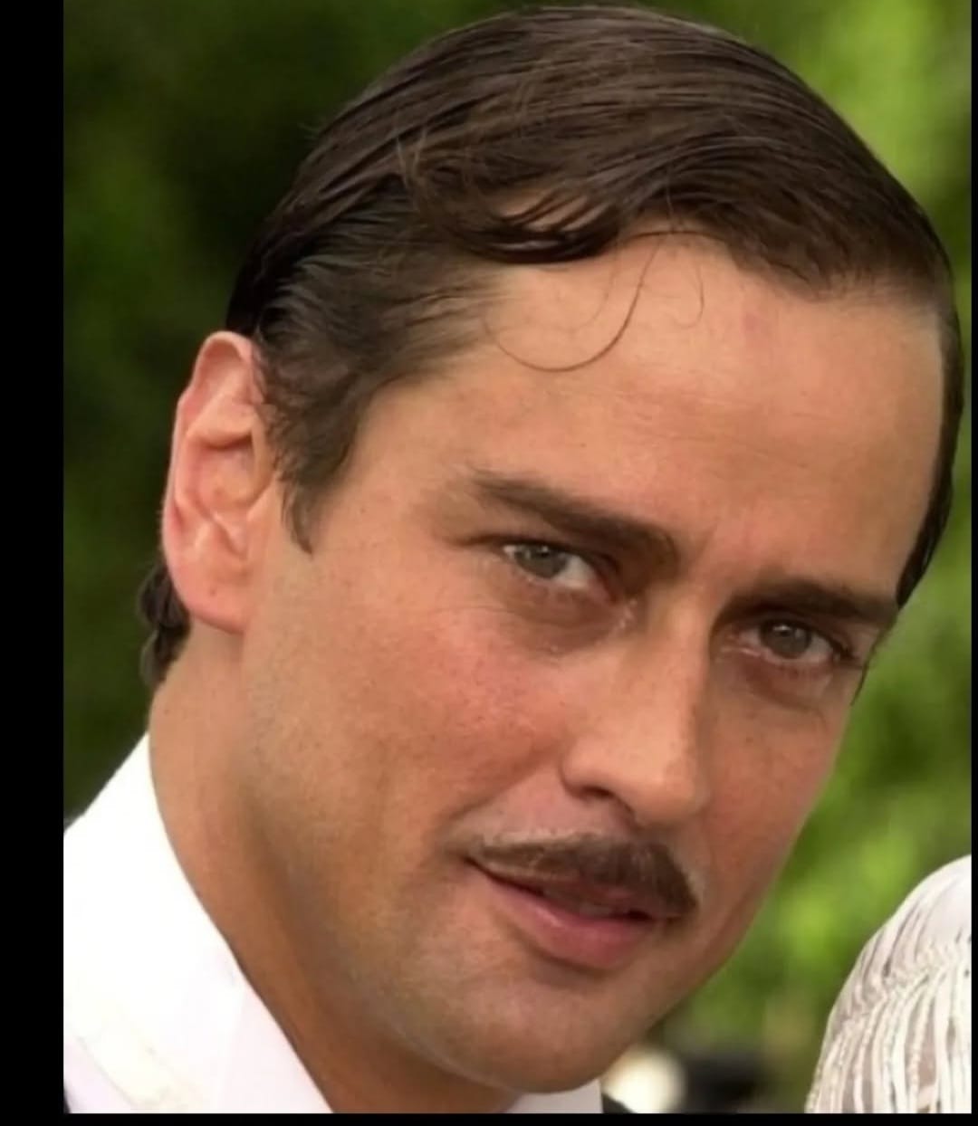 Ainda na década de 1990, teve destaque em outras novelas, como Guilherme em “Torre de Babel” e o vilão Marco Antônio em “Terra Nostra”.


