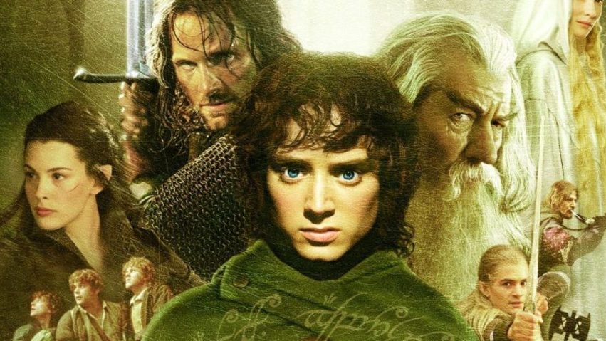 Em 2001, foi lançado o primeiro filme da trilogia O Senhor dos Anéis, chamado de A Sociedade do Anel, dirigido por Peter Jackson e com base na obra-prima homônima de J.R.R.Tolkien.