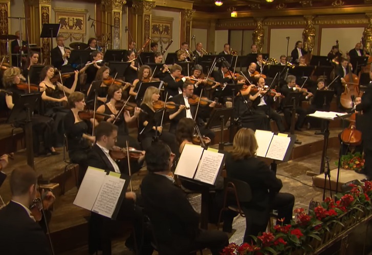 A orquestra faz apresentações no Palácio das Artes, em Budapeste. Ela também realiza turnês internacionais, sendo conhecida por suas interpretações emocionantes e inovadoras.