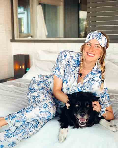 A artista, no início da carreira, chegou a desfilar para grandes marcas e posou para revistas de prestígio como Elle, Vogue e Glamour Itália.