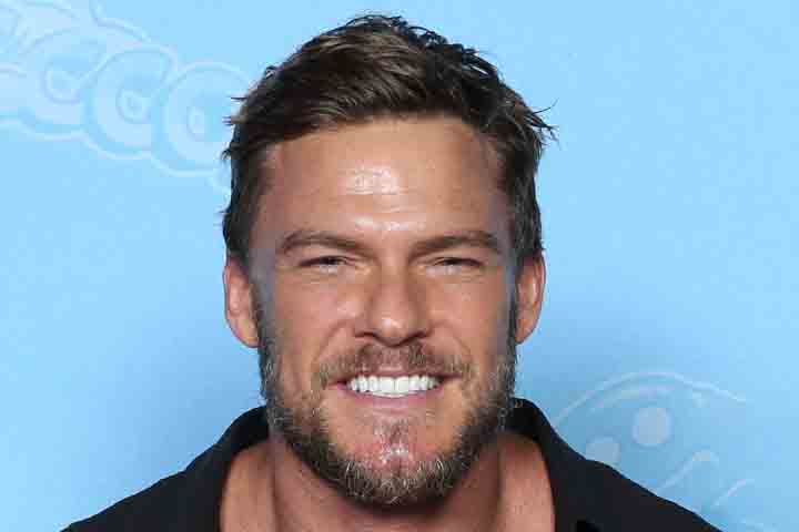 Alan Ritchson, atualmente um dos atores de ação de maior evidência em Hollywood graças ao sucesso da série “Reacher”, vive uma rotina intensa de treinos e preparação física.
