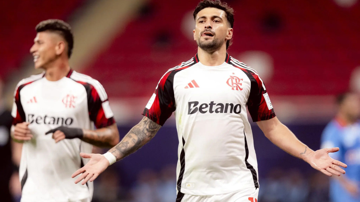 Arrascaeta foi responsável pelos gols da vitória contra o Cruz Azul nesta quarta-feira, 10. Saiba quanto o time ganhou ao se classificar para próxima fase do torneio. 