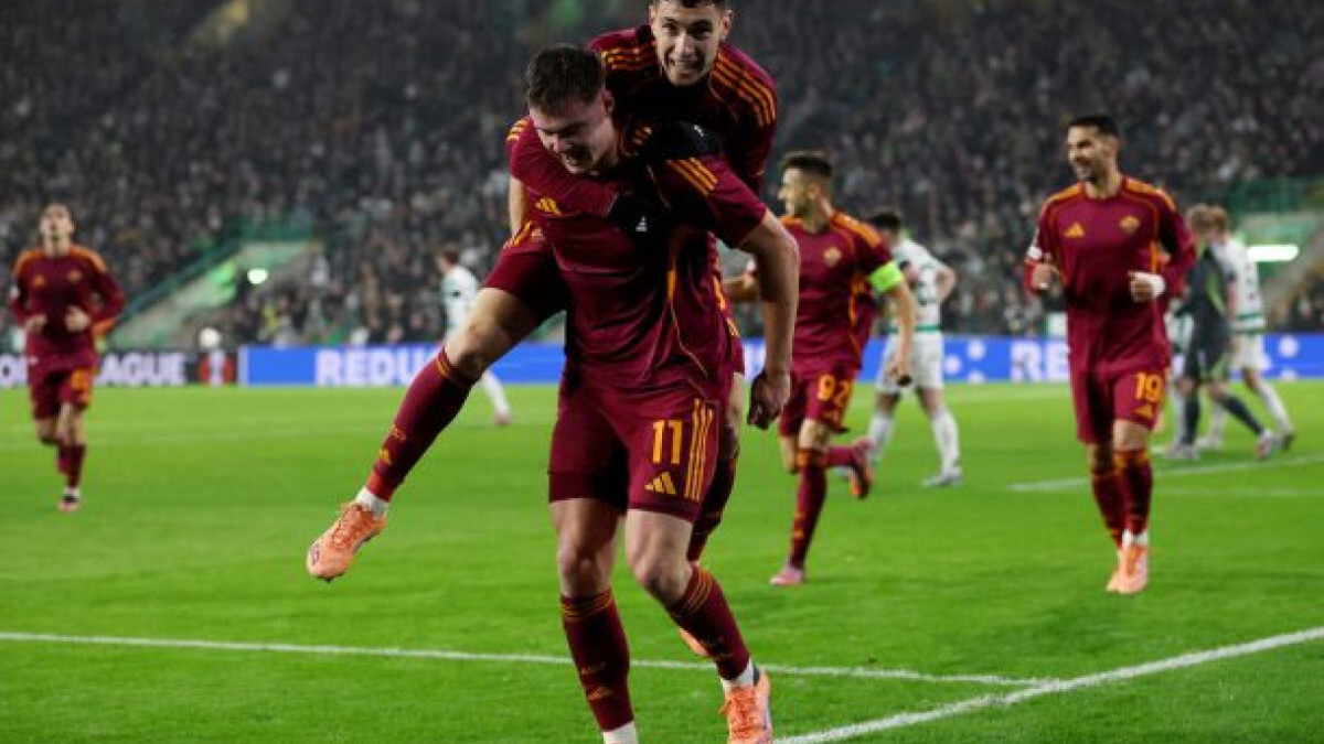 Com dois gols de Ferguson, equipe italiana chega à terceira vitória seguida e sobe para o top-10 da fase de liga