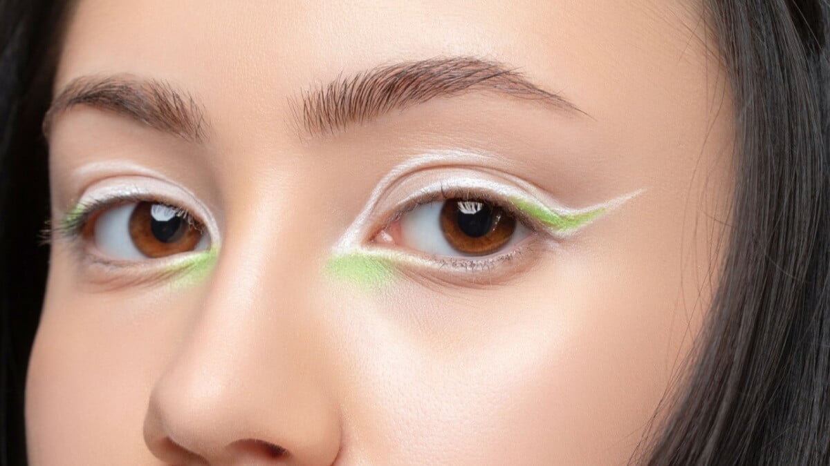 Cloud Dancer na maquiagem: 7 dicas para usar a cor tendência de 2026