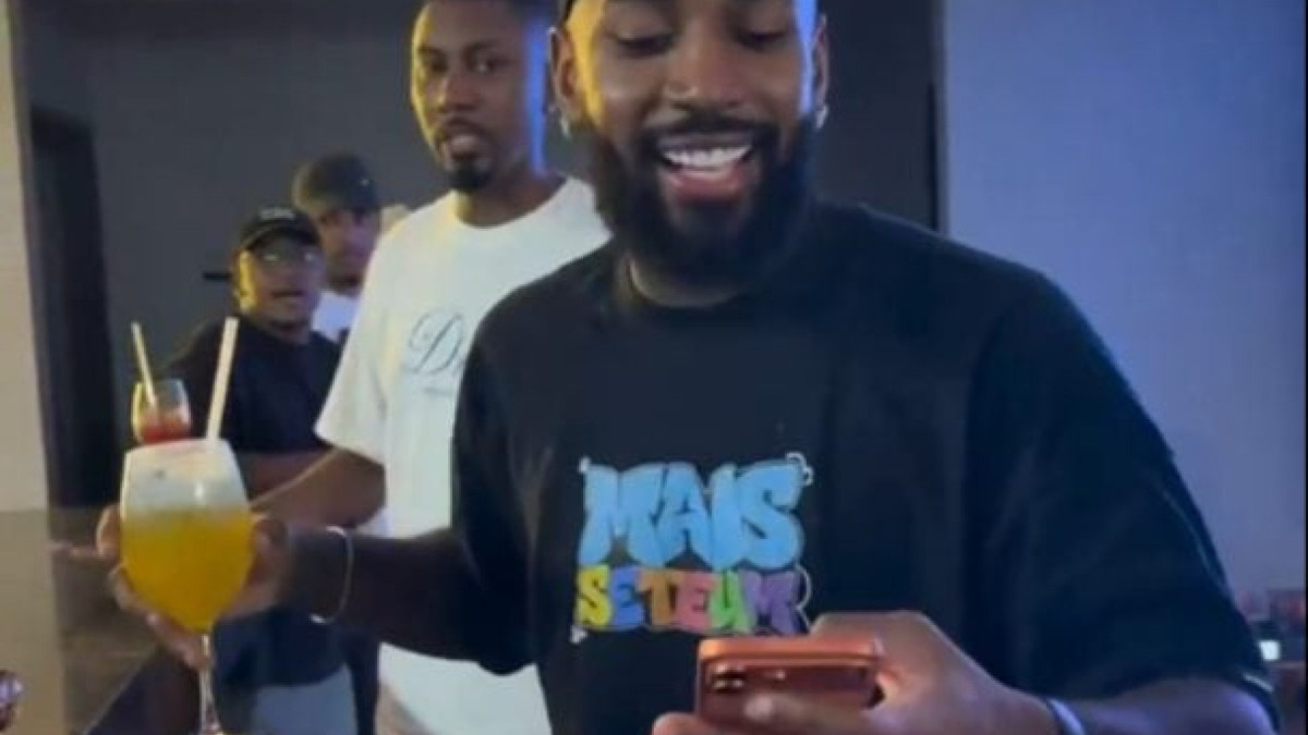 Meia retornou ao Rio de Janeiro após a polêmica saída do clube de coração, que, inclusive, resultou no desgaste com torcedores e dirigentes