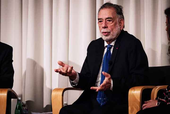 Após o fracasso de Megalópolis, Coppola tenta recuperar parte dos 120 milhões de dólares investidos do próprio bolso. O filme arrecadou apenas 12,5 milhões de dólares e foi rejeitado por grandes estúdios por ser considerado arriscado e difícil de vender.