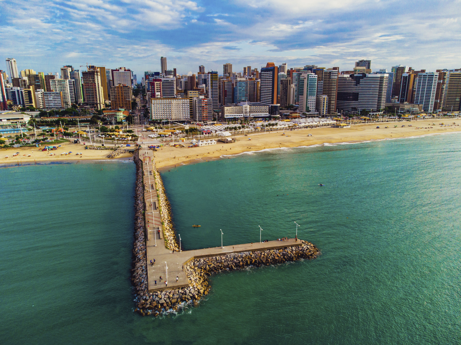 FORTALEZA,CE, BRASIL, 19.05.22:  Vista aérea da Praia do Nautico na Avnida Beira Mar   (Fotos: Fco Fontenele/O POVO). (Foto: FCO FONTENELE)