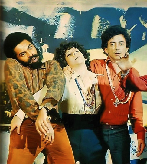 Gal também teve um papel fundamental ao fazer parte da Tropicália (ou tropicalismo), um dos mais importantes movimentos culturais da cultura brasileira, que ocorreu no fim da década de 60.