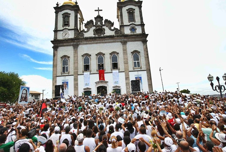 O sincretismo com a Umbanda é uma das manifestações de grande valor nas festividades da Bahia.  A Lavagem do Bonfim, festa inter-religiosa, é uma de suas maiores expressões. 