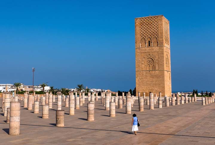 Torre Hassan - Construída em 1184, tem 44m de altura e fica na capital Rabat. Faz parte da Mesquita de Hassan. Erguida para ser seu minarete. 