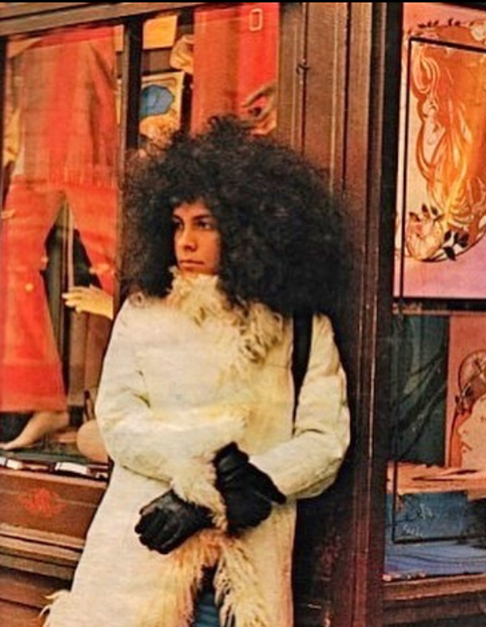 Gal Costa lançou mais de 40 discos ao longo da carreira, entre álbuns de estúdio e ao vivo. O último, intitulado Nenhuma Dor”, foi lançado em 2021, com faixas em que interpretava canções em duetos com cantores como Seu Jorge, Criolo e Tim Bernardes. 