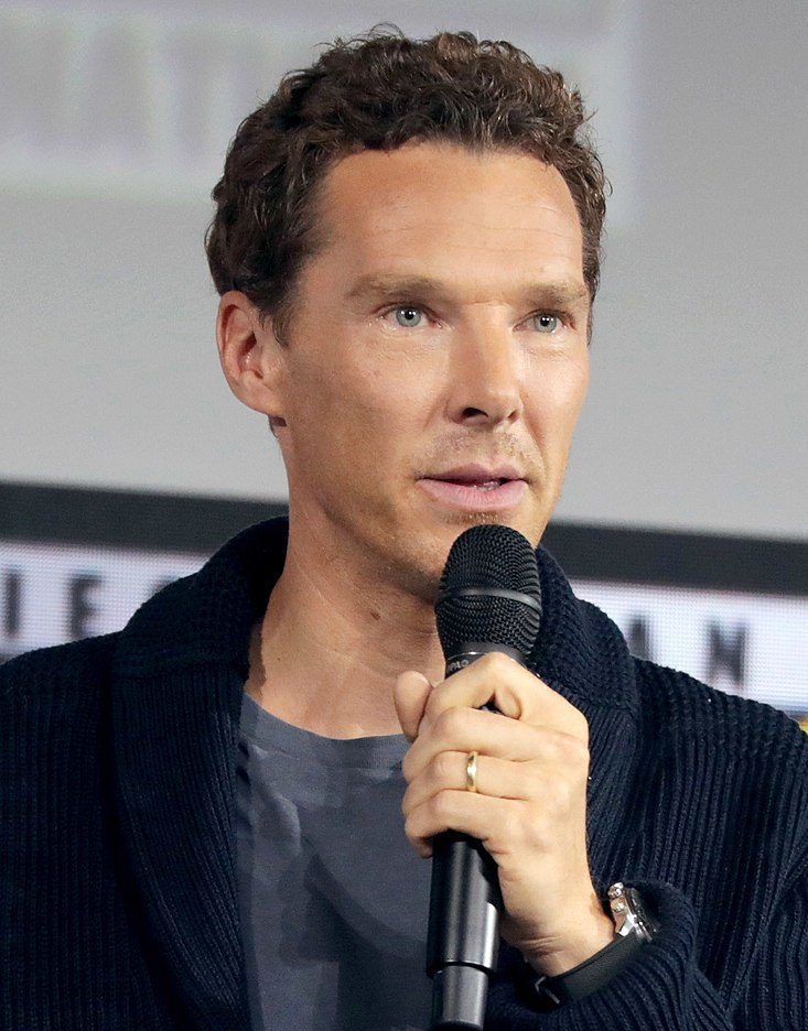  Ele defende a proteção de imigrantes que chegam ao país devido a problemas sócio-políticos em suas terras de origem. E fala disso abertamente, incentivando donativos para instituições que apoiam refugiados.