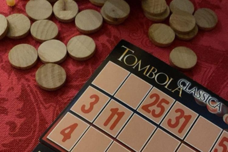 Jogos de tabuleiro, como o 'Tobola', s&atilde;o tradi&ccedil;&atilde;o de Natal em fam&iacute;lias na It&aacute;lia