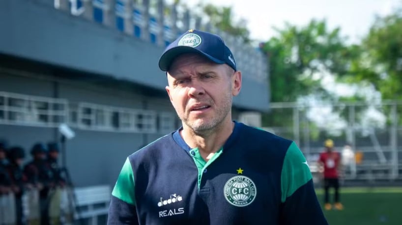 Mozart deixou o Coritiba após conquistar título da Série B 