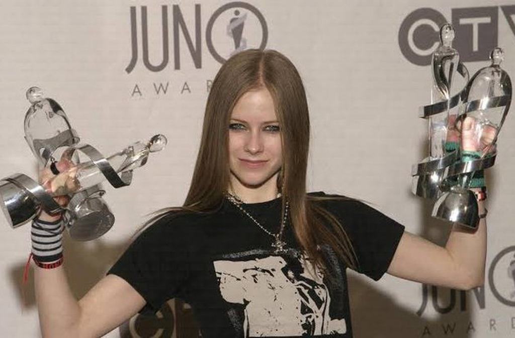 Entre prêmios na carreira, a cantora ganhou o Juno Awards dez vezes e foi indicada em oito ocasiões ao Grammy, incluindo como Melhor Artista Revelação. Também recebeu indicações ao American Music Awards, Brit Awards e MTV Video Music Awards. Ao longo da carreira, acumula 221 prêmios e 301 indicações internacionais.