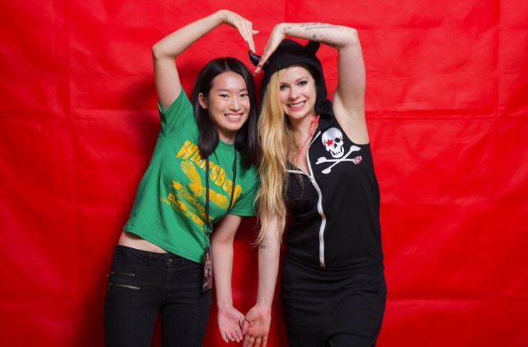 Seus três primeiros álbuns venderam mais de 1 milhão de cópias cada no Japão, onde ela tem uma base de fãs fiel e apaixonada. A cantora se tornou uma das artistas ocidentais mais queridas no país, influenciando moda, música e cultura pop local.