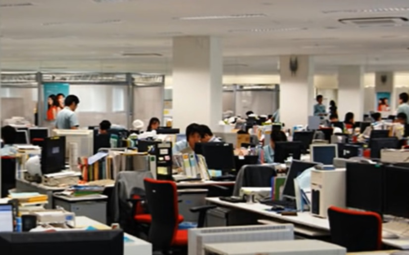 A raiz costuma estar na subutilização de talentos: quando as tarefas são repetitivas, rotineiras e pouco desafiadoras, o colaborador não se sente produtivo nem criativo. 