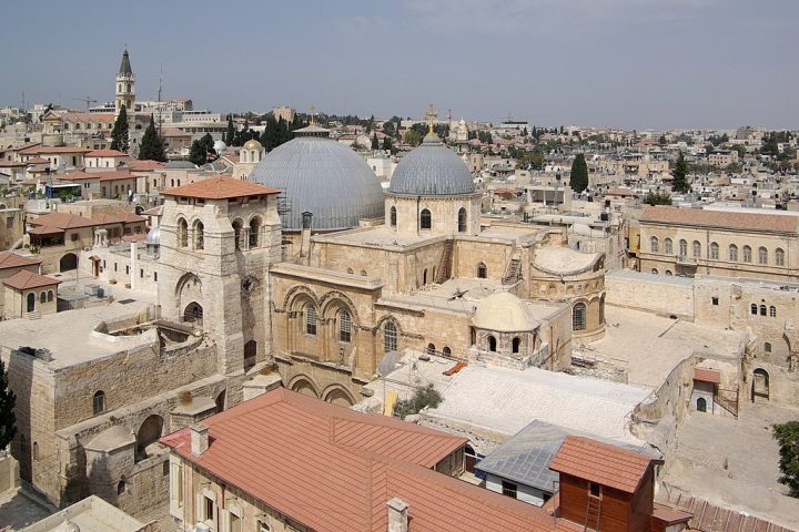 A peça, datada entre os séculos 8 e 7 a.C. e anunciado pela Autoridade de Antiguidades de Israel, reforça relatos bíblicos sobre tributos pagos por reis como Ezequias, Manassés e Josias.