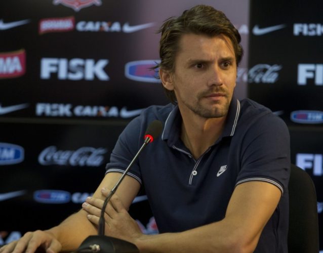 Em 2013, o jogador de futebol Paulo André leiloou vinte itens entre quadros, luvas do goleiro do time e a prancheta utilizada pelo técnico no Mundial de Clubes. O valor total dos itens chegou a R$ 829 mil. A quantia foi doada para diferentes instituições financeiras. 