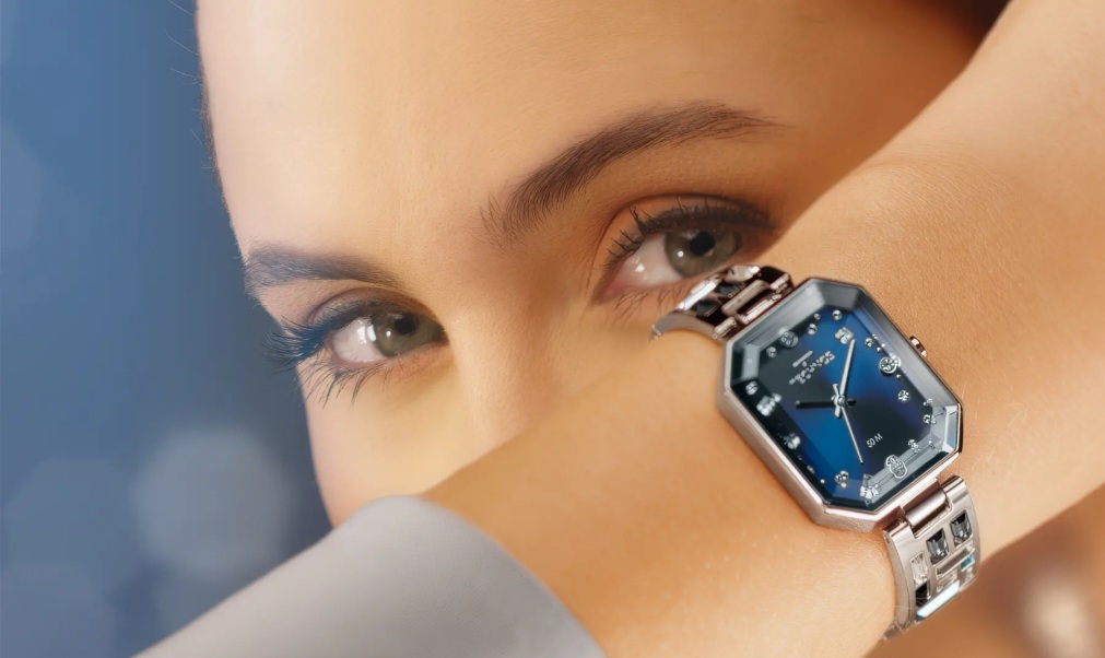 No entanto, esse pico não foi isolado. De 2020 para 2024, o faturamento anual com esses produtos cresceu de 950 milhões para 1,4 bilhão de reais. Por outro lado, esse aumento surpreendeu Renato Balbi, presidente da rede de joalherias carioca Monte Carlo Joias.