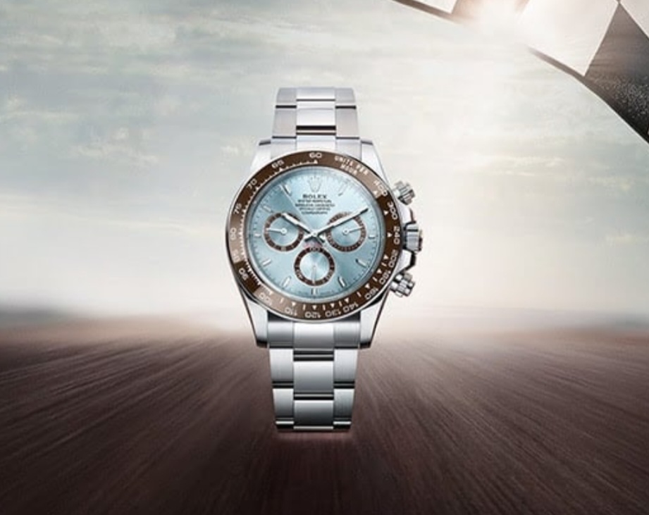 Ao contrário de outros produtos, os relógios Rolex mantêm o seu valor ao longo do tempo e, em muitos casos, aumentam. A longa história da marca, com modelos únicos e um legado de excelência, contribui para o seu valor no mercado. 