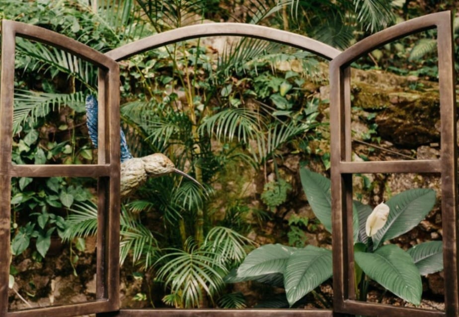 O Hospital São Lucas, em Copacabana, inaugurou em 9 de dezembro de 2025 uma escultura em homenagem aos 40 anos de “Codinome Beija-flor”, composta por Cazuza durante sua internação na unidade em 1985.