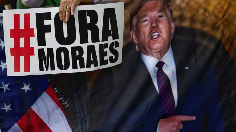 Protesto a favor de Jair Bolsonaro na Avenida Paulista em agosto, que teve críticas a Moraes e exaltação de Donald Trump 