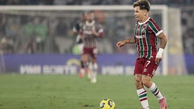 Atacante venezuelano sentiu incômodo no quadril esquerdo e foi substituído no início do segundo tempo 