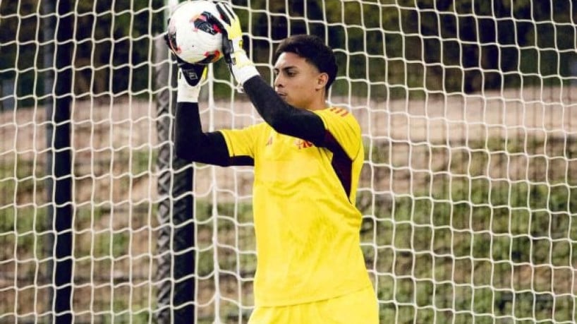 Com liberação de Matheus Cunha para retornar ao Brasil, Dyogo Alves é única opção a Rossi no Fla; goleiro foi titular contra o Mirassol 