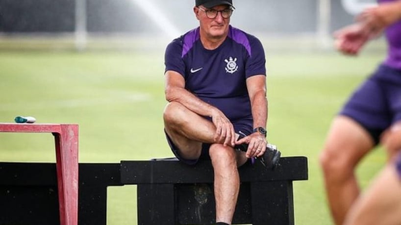 Timão não divulga resultado de exames e nem imagens do jogador, que é preparado para jogar a decisiva partida contra o Cruzeiro 