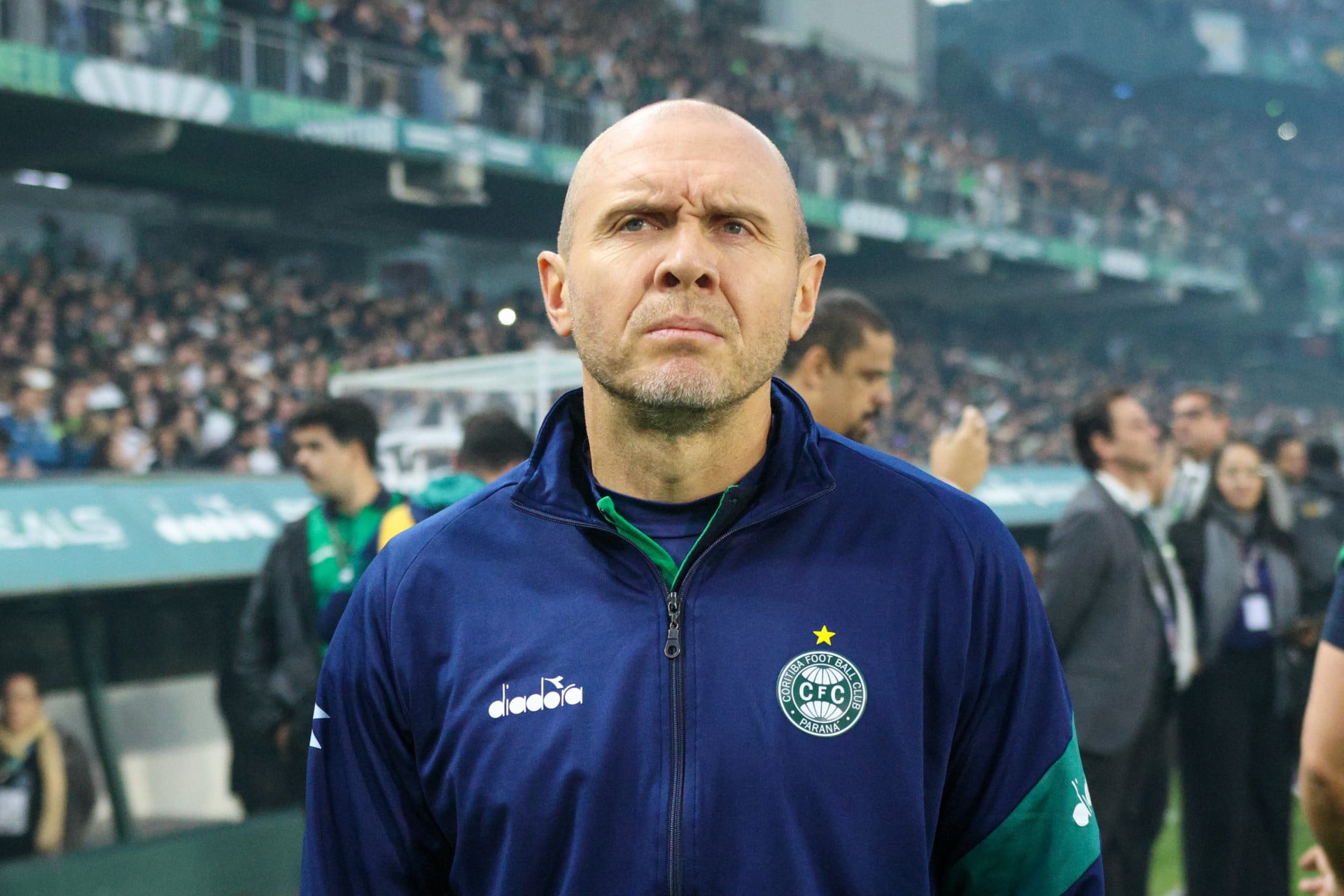 Mozart durante partida contra o Athletico-PR no estádio Couto Pereira pelo campeonato Brasileiro B 2025 (Foto: Robson Mafra/ESTADÃO CONTEÚDO)