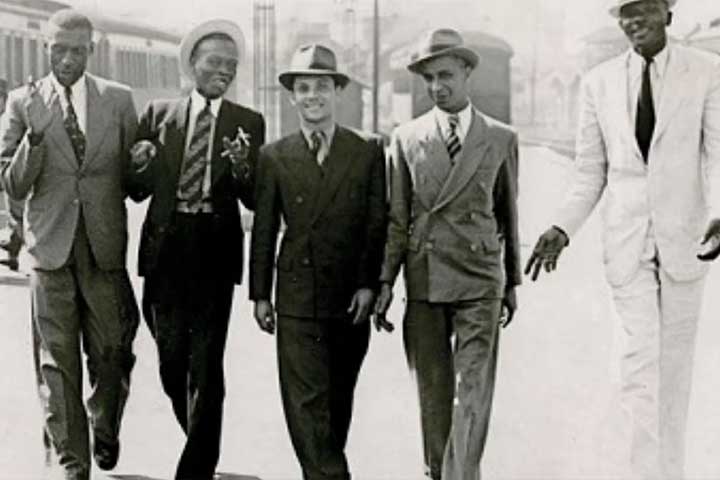 Lá conviveu com mestres como João da Baiana, Pixinguinha, Donga, Cartola, Sinhô e Hilário Jovino Ferreira, o Lalau de Ouro, seu tio, que lhe presenteou com o primeiro cavaquinho. 